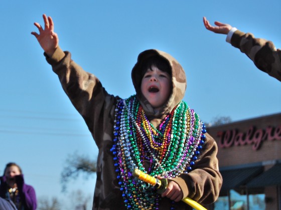 kid hustling beads