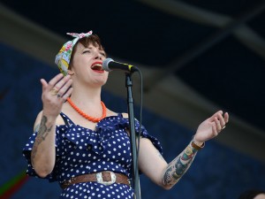 Gal Holiday [Photo by Black Mold]