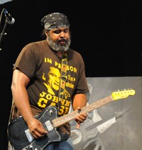 Alvin  Youngblood Heart